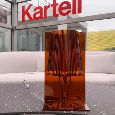 Lampada da tavolo Take Kartell a prezzo Outlet  affrettati