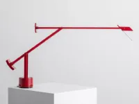 Lampada da tavolo Tizio red limited edition  Artemide a prezzo Outlet 