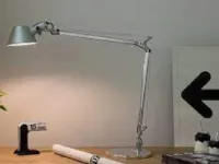 Da tavolo Tolomeo  da tavolo Artemide a prezzo Outlet 