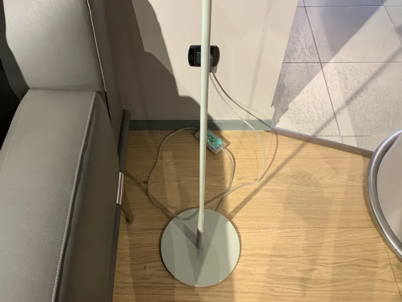 Lampada da terra Birdie  Foscarini a prezzo scontato 