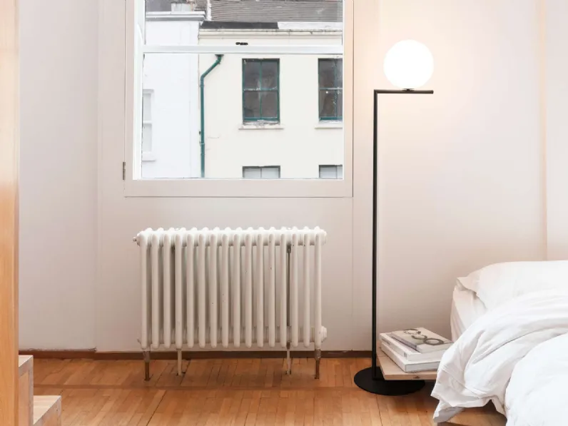 Lampada da terra Ic lights floor 1 Flos a prezzo Outlet 