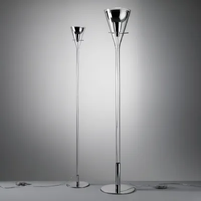 Lampada da terra Flute Fontana Arte a prezzo scontato!