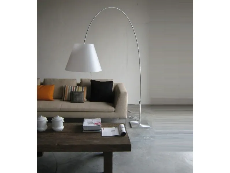 Scopri la Lampada da Terra Luceplan Costanza Lady! Stile moderno a prezzi outlet!