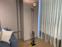 Lampada da terra Toio Flos a prezzo scontato 