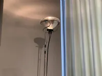 Lampada da terra Toio Flos a prezzo scontato 