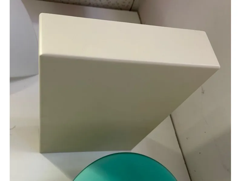 Progetta l'interno con la lampada da parete Fort Knox Flos, sconto esclusivo!
