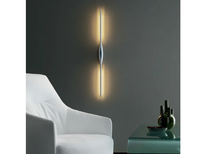 Lampada da parete Apex Fontana Arte a prezzo Outlet.