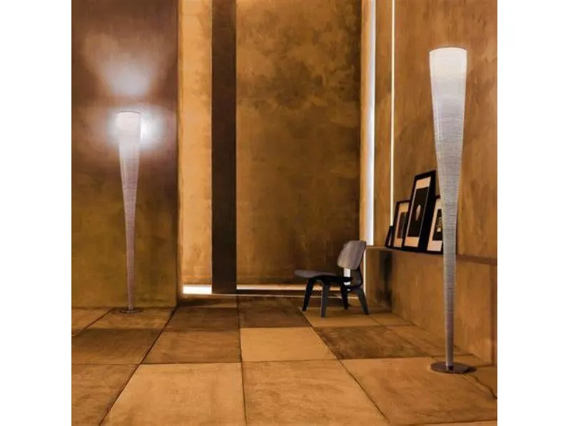 Lampada da terra Mite Foscarini a prezzo Outlet 