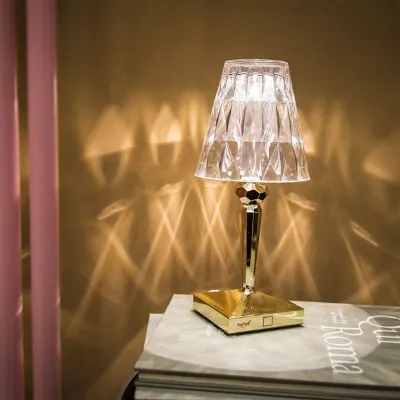 Da tavolo Kartell Battery stile Moderna a prezzi convenienti