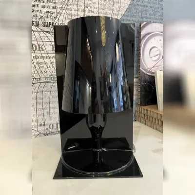 Da tavolo Kartell Take Nero con forte sconto