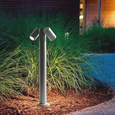 Da terra stile Moderna Palo con luci orientabili gealuce Collezione esclusiva a prezzi convenienti