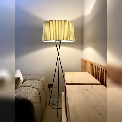 Da terra stile Design Tripode Santa e cole a prezzi convenienti