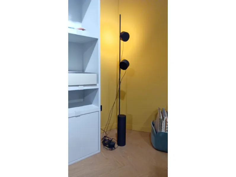 Da terra stile Design Lampada piantana a terra con due fari Collezione esclusiva in offerta