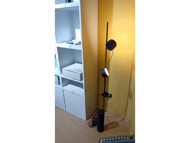 Da terra stile Design Lampada piantana a terra con due fari Collezione esclusiva in offerta