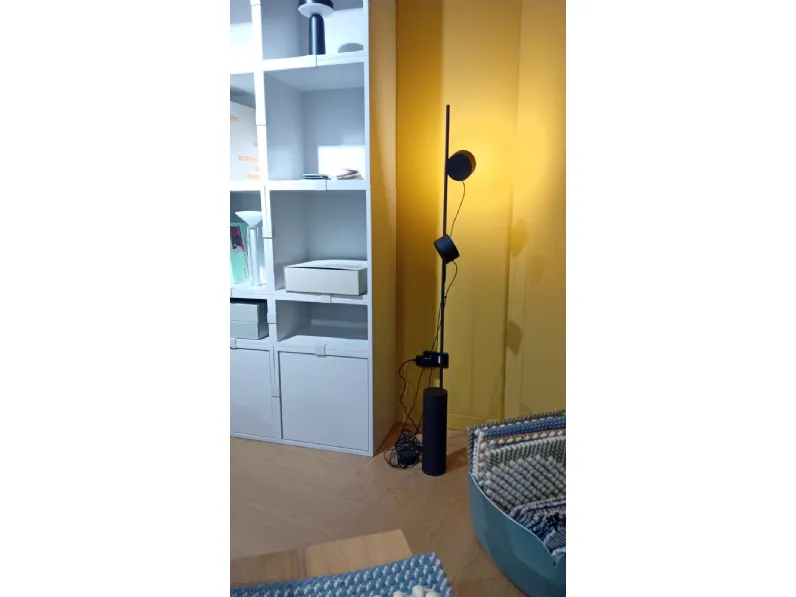 Da terra stile Design Lampada piantana a terra con due fari Collezione esclusiva in offerta