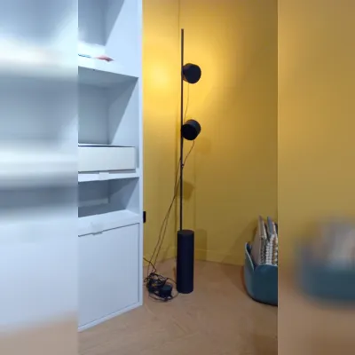 Da terra Lampada piantana a terra con due fari Collezione esclusiva con un ribasso esclusivo