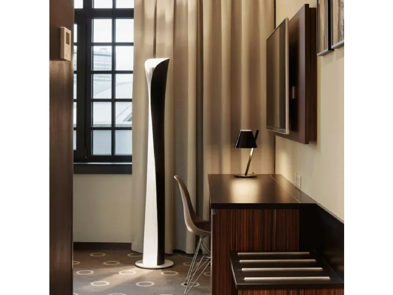 Da terra stile Moderna Cadmo artemide lampada da terra led Collezione esclusiva in saldo