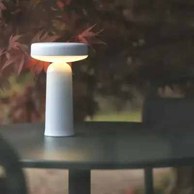 Da tavolo Easy by muuto  Collezione esclusiva con uno sconto esclusivo