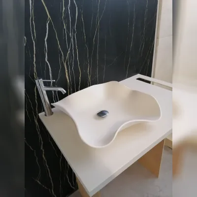 Lavabo scontato modello Fazzoletto square Mya design per il bagno di casa