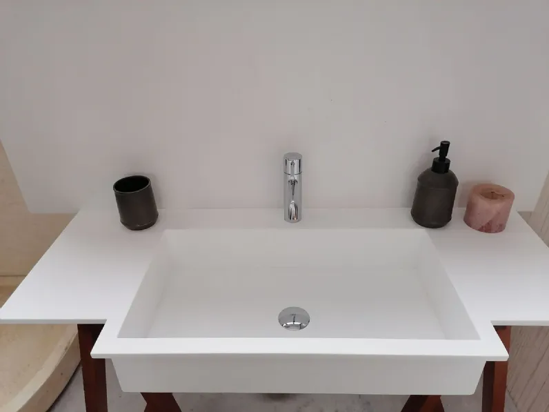 Lavabo per la stanza del benessere a marchio Mya design Betto a prezzi convenienti