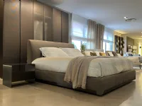Letto imbottito modello Atelierm di Flou scontato 20%
