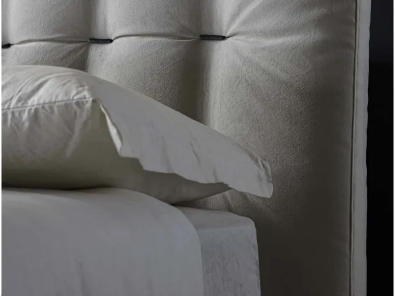 Letto moderno Icarus  Artigianale con un ribasso del 27%