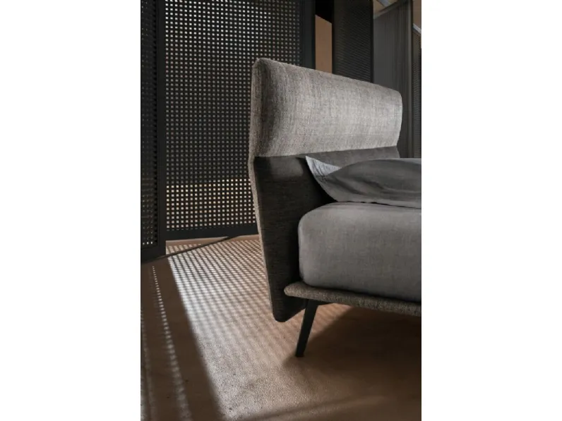 Letto moderno con piedini Dance Samoa a prezzo scontato