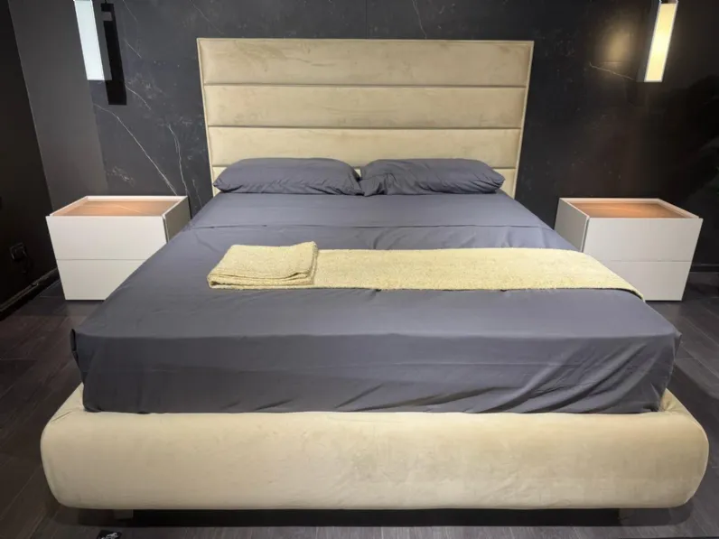 Letto matrimoniale design Tamigi Novaluna a prezzo scontato