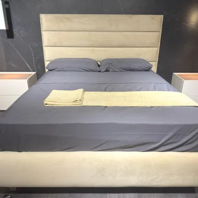 Letto matrimoniale design Tamigi Novaluna a prezzo scontato