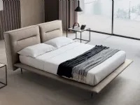 Letto matrimoniale con piedini Moonlight Felis a prezzo scontato