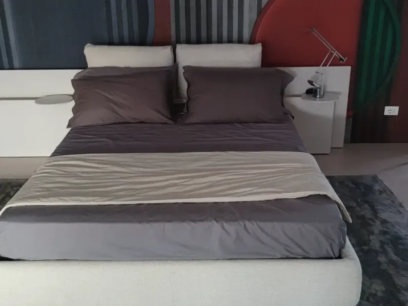 Letto matrimoniale con piedini Let's space a prezzo riservato 