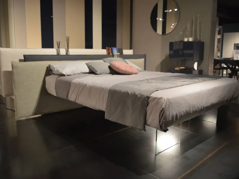 Letto imbottito modello Vele_bed: richiedi ora il prezzo 