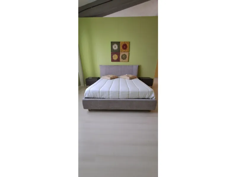 Letto matrimoniale moderno Adamas Nefi a prezzo ribassato