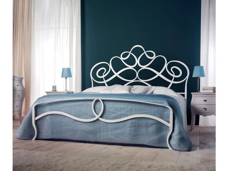 Letto in ferro battuto con piedini Arabesco�Cosatto�a prezzo ribassato