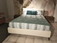 Letto imbottito modello Arty di Samoa scontato 50%