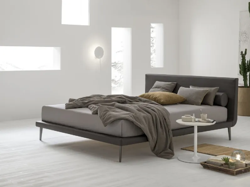 Letto moderno con piedini Aspen V&nice a prezzo scontato