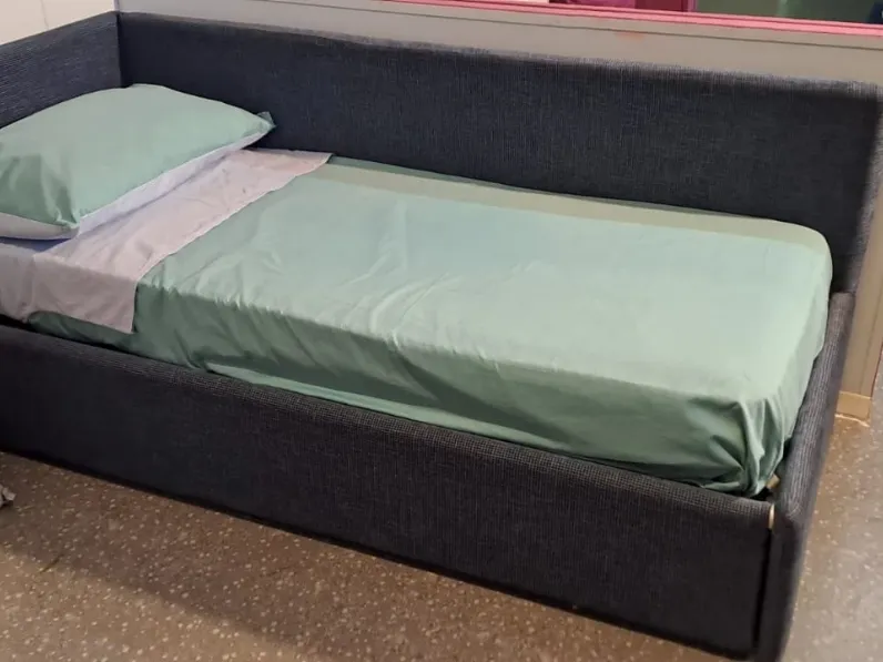 Letto imbottito con giroletto BravoMoretti compact camerettea prezzo scontato