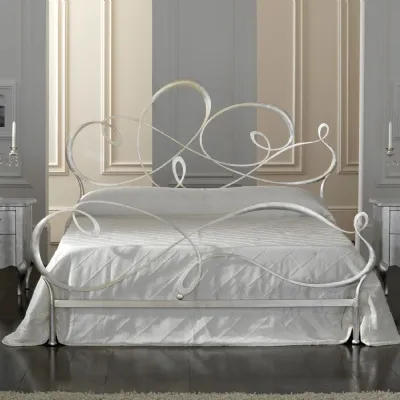 Letto moderno con gambe Capriccio * Florentia bed
 a prezzo scontato