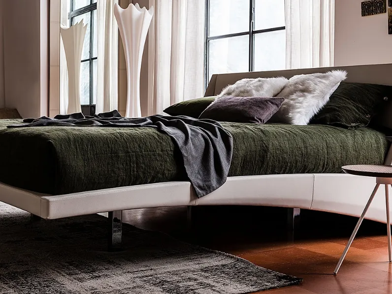 Letto matrimoniale Dylan in pelle. Prezzo speciale!