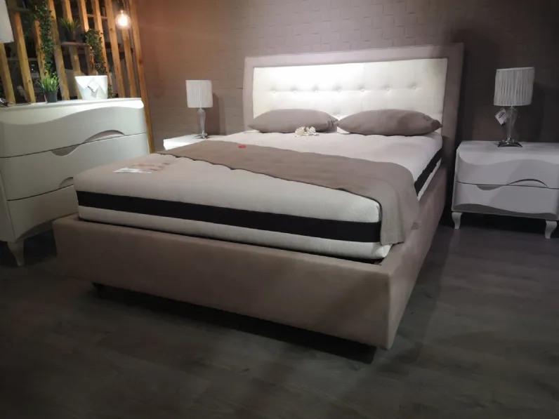 Letto classico con contenitore Stones Reflex a prezzo ribassato