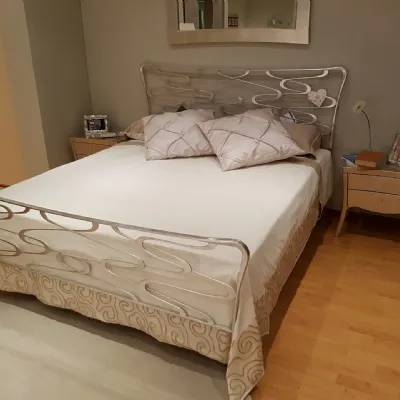 Letto matrimoniale con piedini Venice Ciacci a prezzo scontato