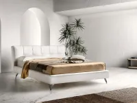 Letto moderno con piedini Contemporary Bside a prezzo ribassato