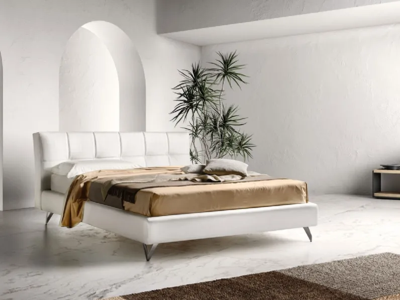 Letto moderno con piedini Contemporary Bside a prezzo ribassato