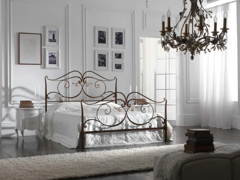 Letto in ferro battuto con giroletto David *Florentia bed
a prezzo scontato