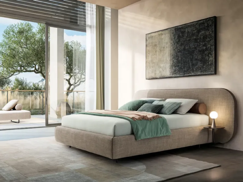 Letto design con piedini B-curve Twils a prezzo ribassato