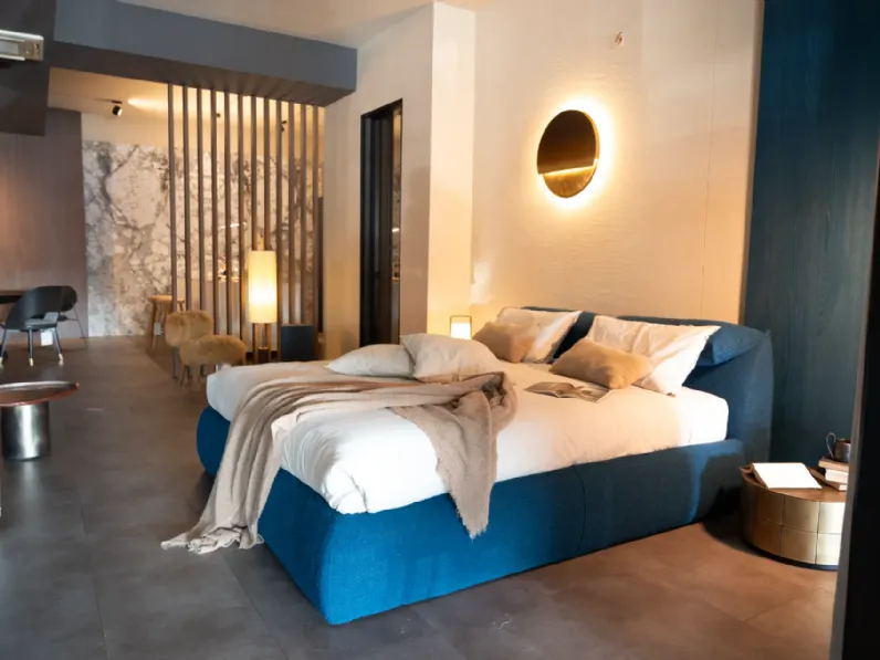 Letto matrimoniale con giroletto Bamboletto B&b italia a prezzo scontato