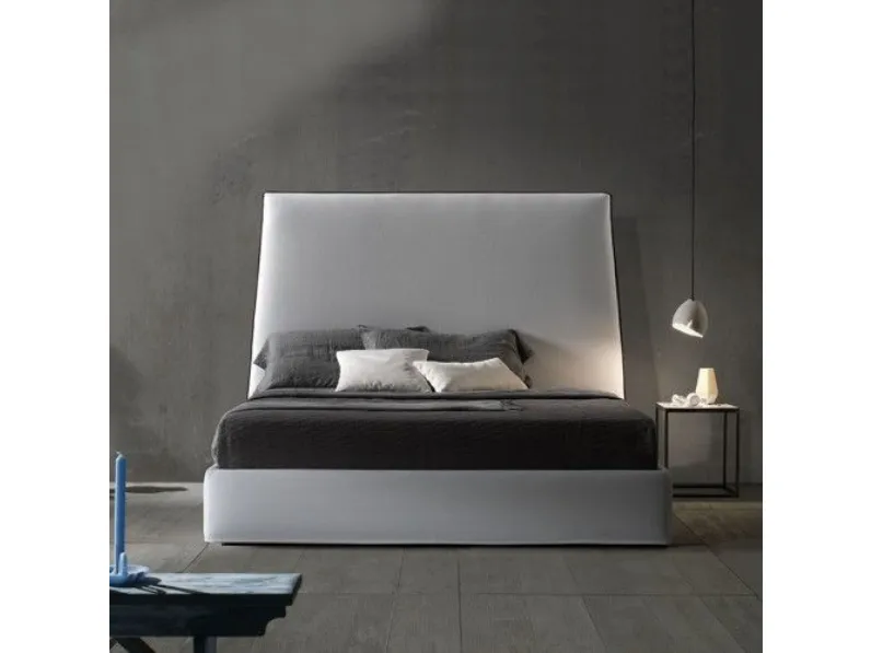 Letto design con gambe Tatami Exc a prezzo scontato