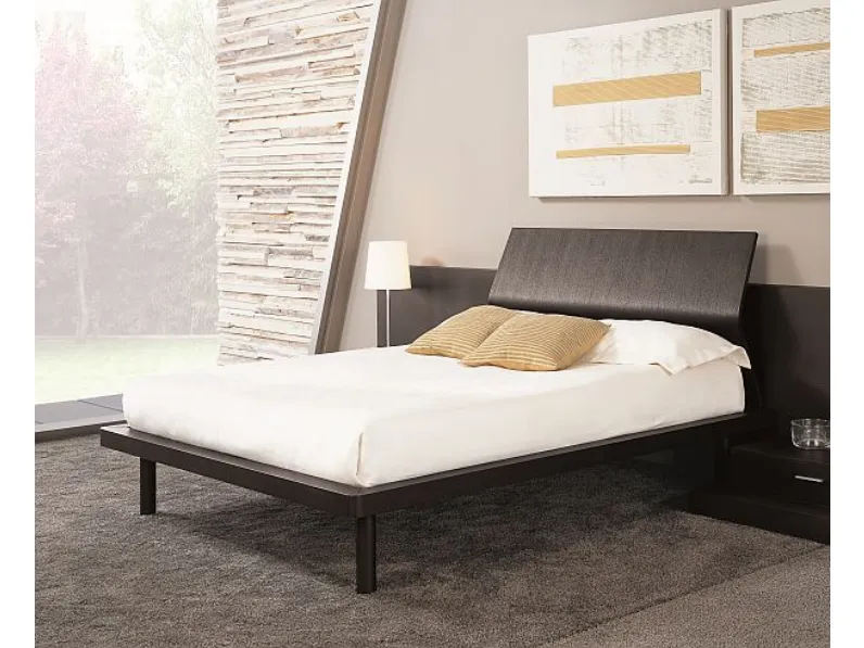 Letto design con gambe Trazo avant Distribuzione grandi marchi a prezzo ribassato