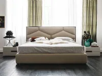 Letto design con giroletto Edward Cattelan a prezzo scontato