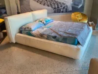 Letto design con giroletto Letto piuma maxi pronta consegna  Md work a prezzo ribassato